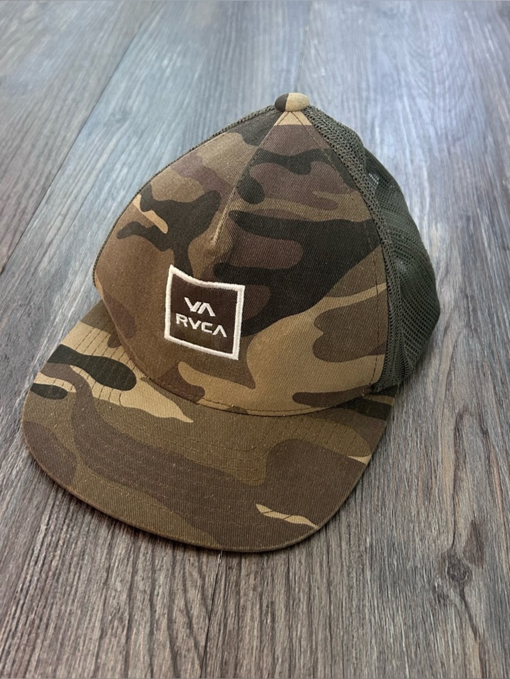 RVCA boys camo hat